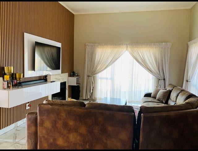 3 BEDROOM HOUSE FOR SALE IN RIVERSPRAY LIFESTYLE ESTATE